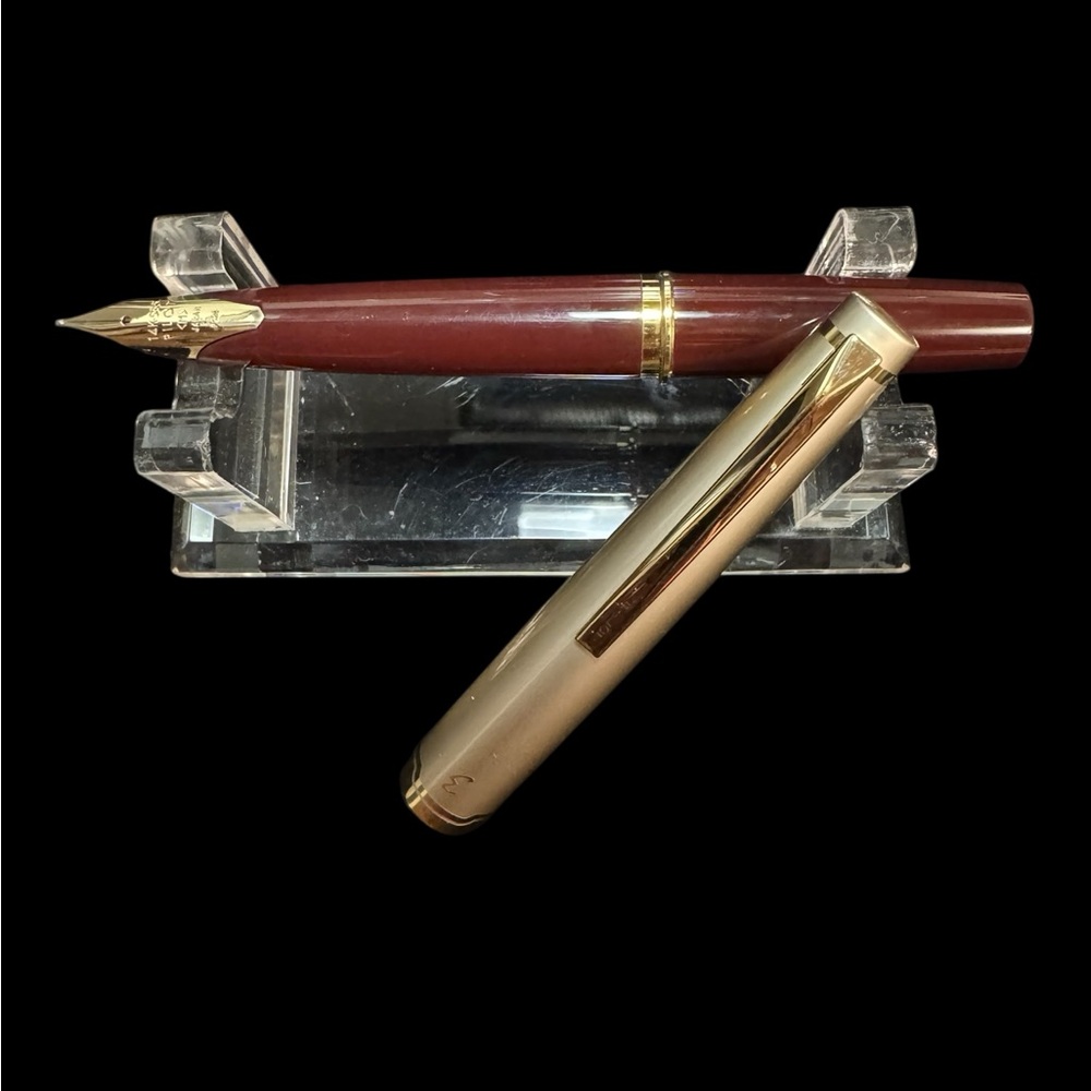 Pilot E95s Fountain Pen in Burgundy and Ivory Perfect Condition M Nib